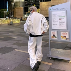 白色