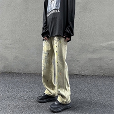 泥黄色