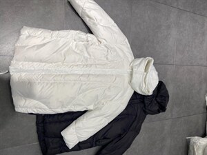 宽松版羽绒服图片
