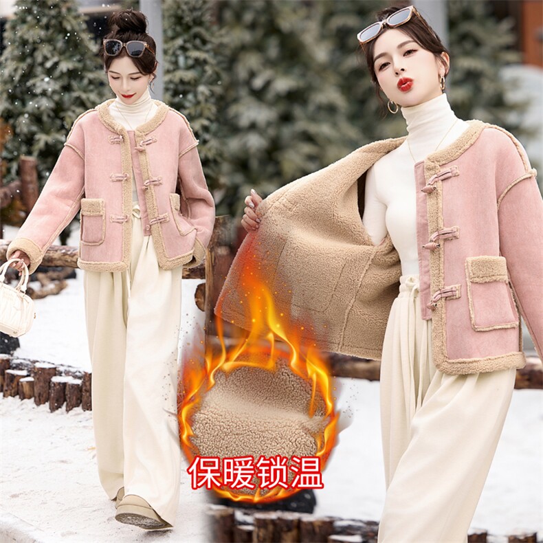 【现货】2024年冬季新款圆领大口袋宽松短款仿羊羔毛皮毛一体外套，女装羊羔毛/颗粒绒，乐吉娜