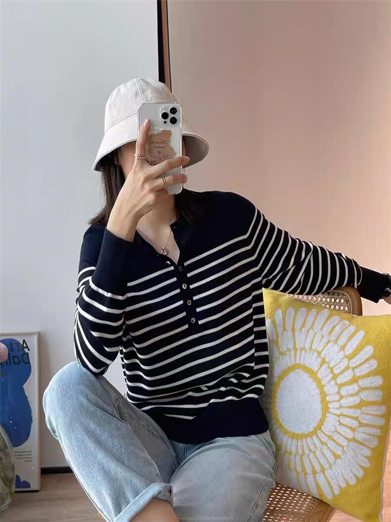 春季新款简约大气舒适女士时尚条纹圆领打底衫,女装T恤,狄美羊绒