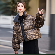 时尚豹纹短款羽绒服女2025冬季新款立领烫钻亮面白鸭绒欧版外套，女装羽绒服，沁沁公主