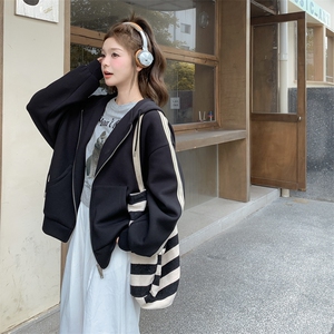 减龄撞色条纹连帽黑色卫衣外套女春秋2025新款小个子上衣流行爆款图片
