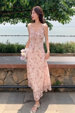 浪漫氛围感粉色开衫碎花连衣裙套装女夏2025新款独特漂亮超火长裙，女装连衣裙，2D075
