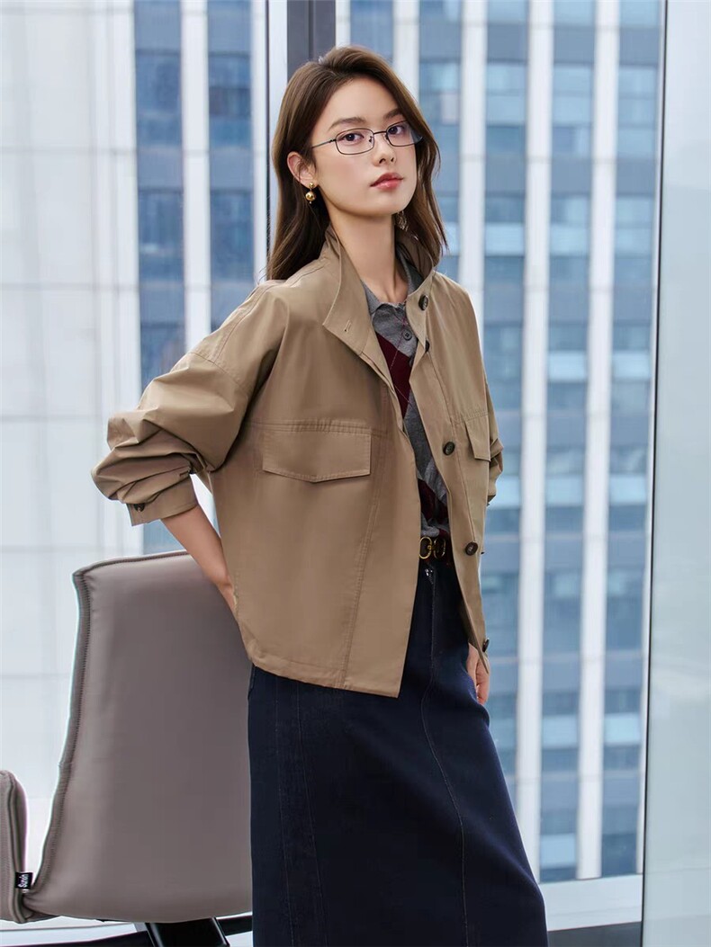 2025早秋新款女装卡其色短款宽松休闲工装夹克外套,女装短外套,泰合衣坊