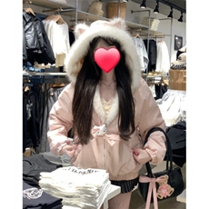 粉红色