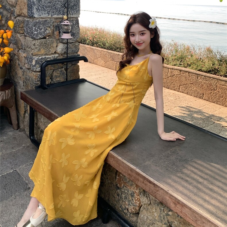 法式姜黄色蝴蝶印花吊带连衣裙女夏2025新款独特漂亮甜美显瘦长裙,女装连衣裙,浙宝193A