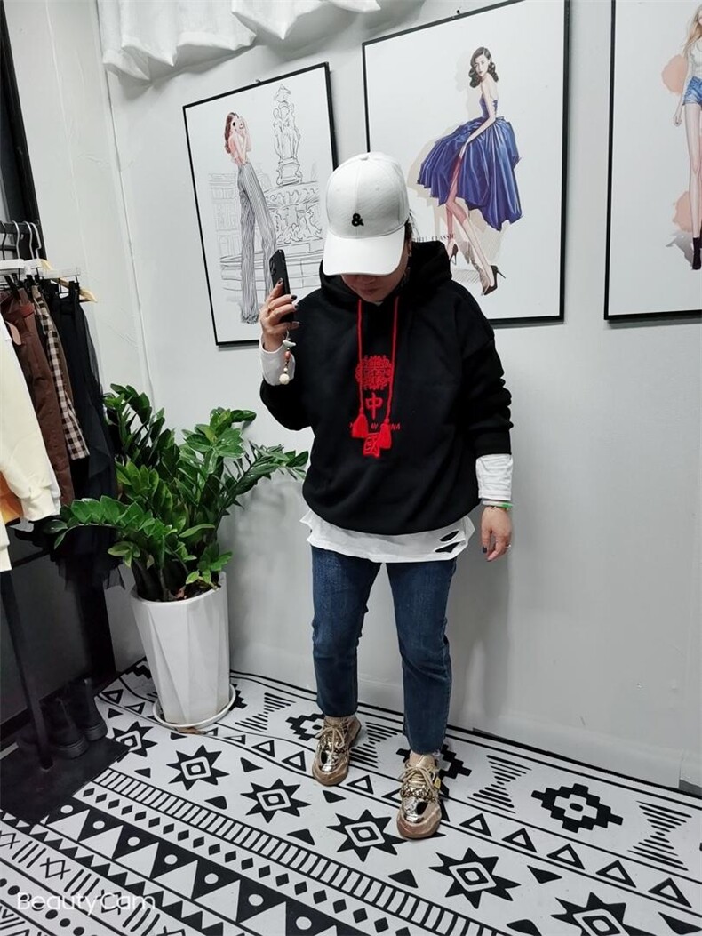 风刺绣加绒帽卫衣,女装卫衣/绒衫,七彩布衣