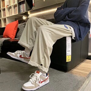 米白色