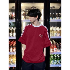 酒红色