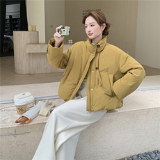 设计感宽松羽绒服女冬季短款小个子立领加厚防风保暖90白鸭绒外套，女装羽绒服，维壹