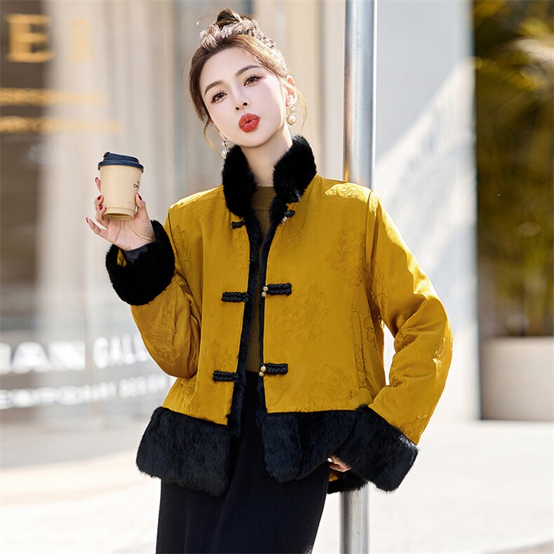 【90白鸭绒】新中式短款羽绒服冬装喜庆新年红本命年貂毛拼接外套,女装羽绒服,衣之秀