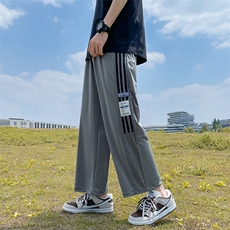 灰色