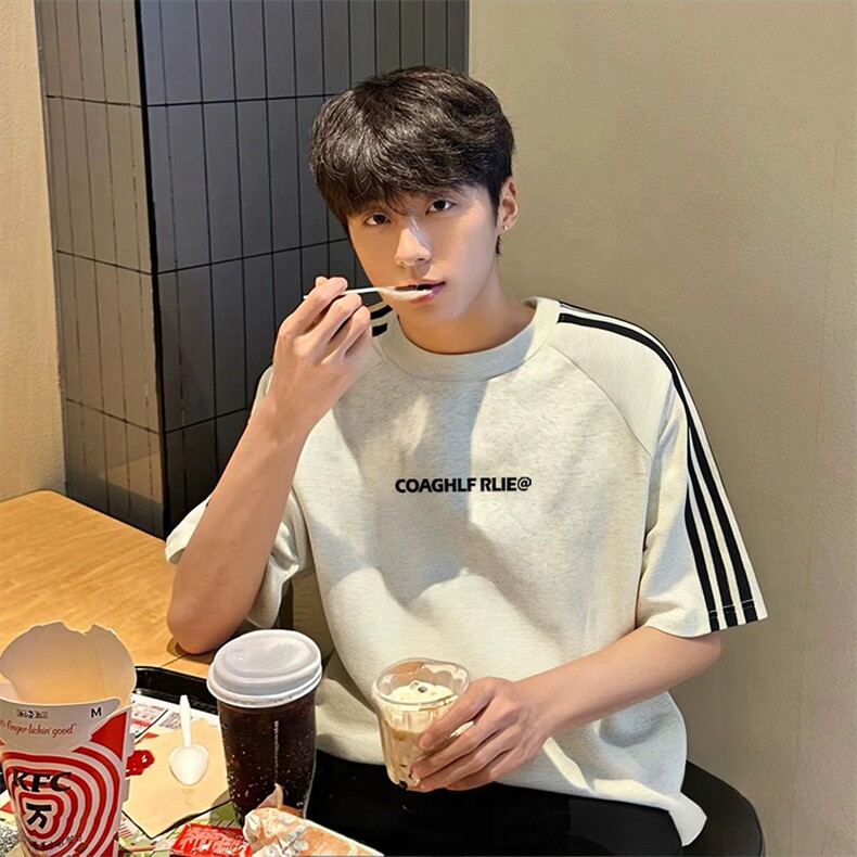 抖音得物品质二开240克宽松纯棉美式潮牌印花三条杠中性风短袖T恤，男装T恤，电商A486-1