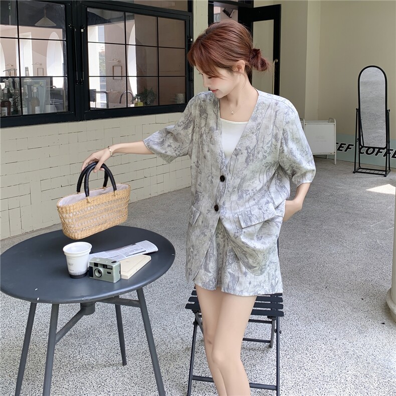 碎花西装短裤套装女夏2025新款高级感气质两件套ootd超火巨好看,女装套装/套裙,2C090