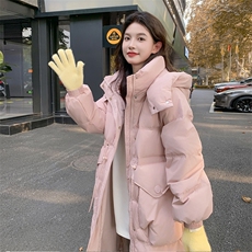 粉色连帽中长款收腰羽绒服女冬季2025新款甜美减龄保暖白鸭绒外套，女装羽绒服，莘蕾