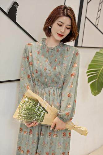春装小碎花连衣裙，女装连衣裙，莎咔