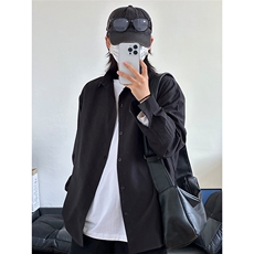 黑色