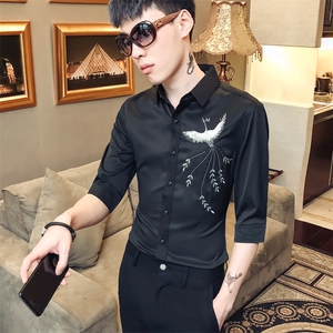 19春夏新款潮男高端时尚绣花七分袖夜店发型师衬衣社会风D453图片