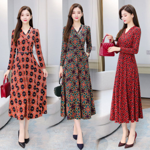现货秒发2023春秋装新款大摆修身复古印花V领长款显瘦女连衣裙图片