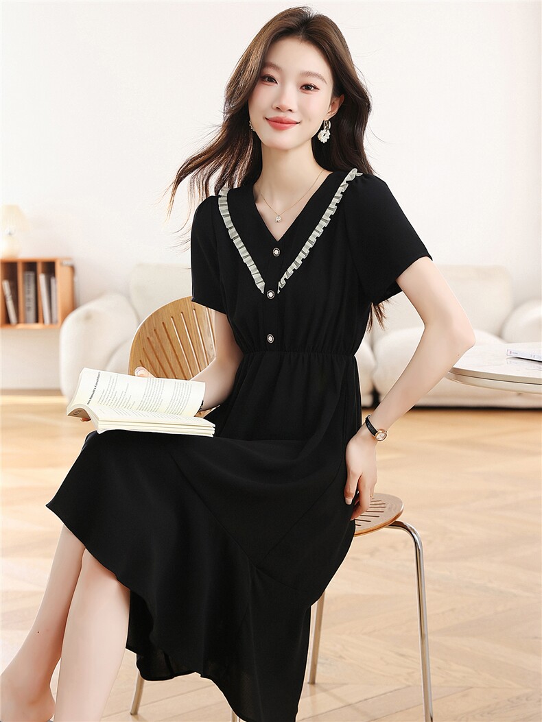 高级感黑色V领短袖连衣裙女夏季2026新款气质显瘦小黑裙a字裙子,女装连衣裙,艾米