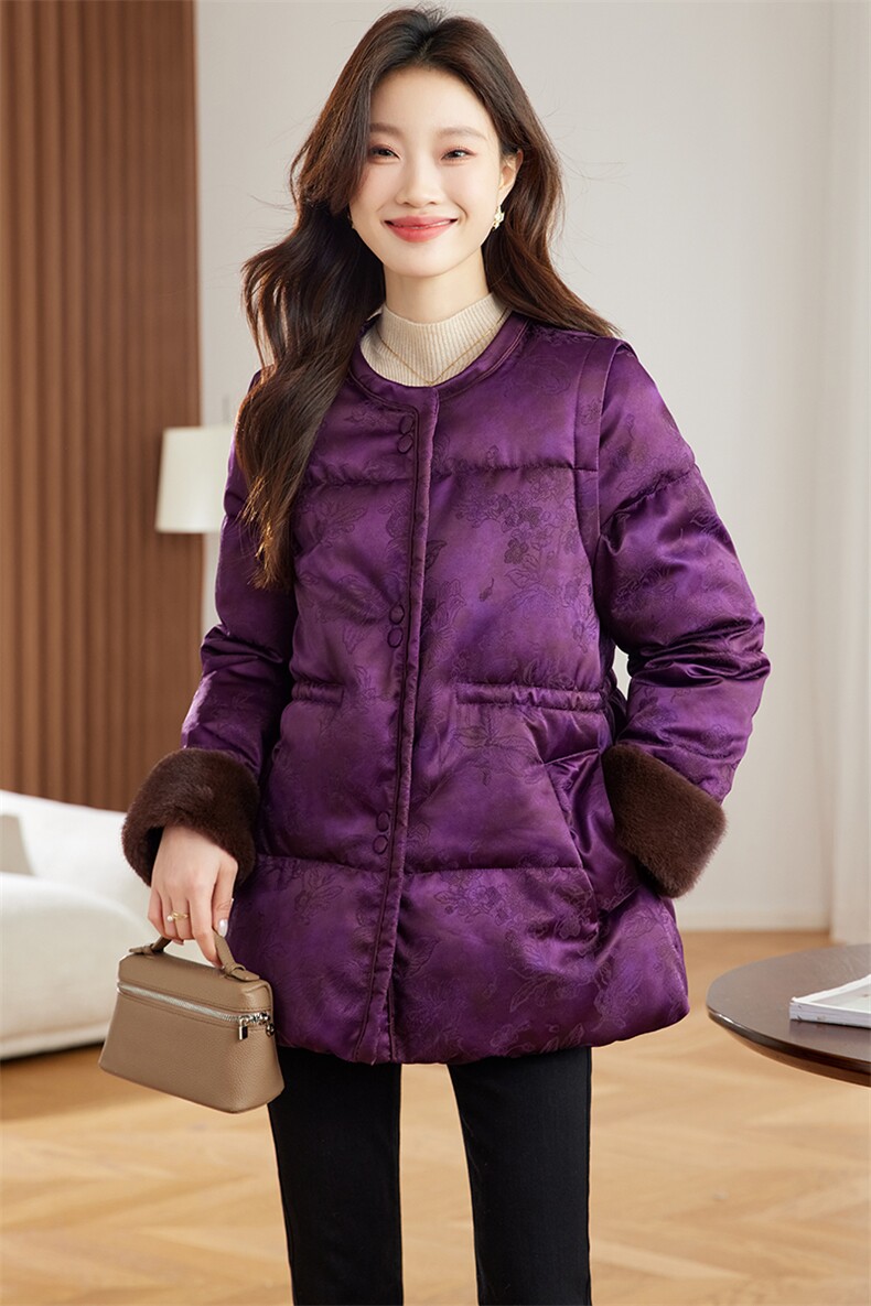 今年流行新年红国风提花羽绒服女2025冬季新款拼接毛绒收腰防寒服,女装棉衣/棉服,新依时派