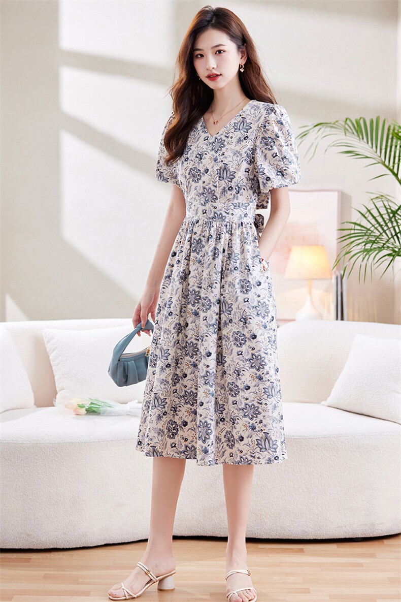 2025年夏季新款小清新碎花甜美连衣裙女气质V领收腰显瘦仙女长裙,女装连衣裙,天丽