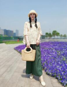 纯苎连衣裙小衫裤子裙子衬衣
时尚风
风淑女风休闲风图片