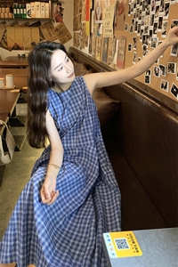 蓝色复古格子无袖连衣裙女2025夏季新款文艺学院风气质减龄背心裙图片