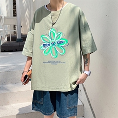 灰绿色