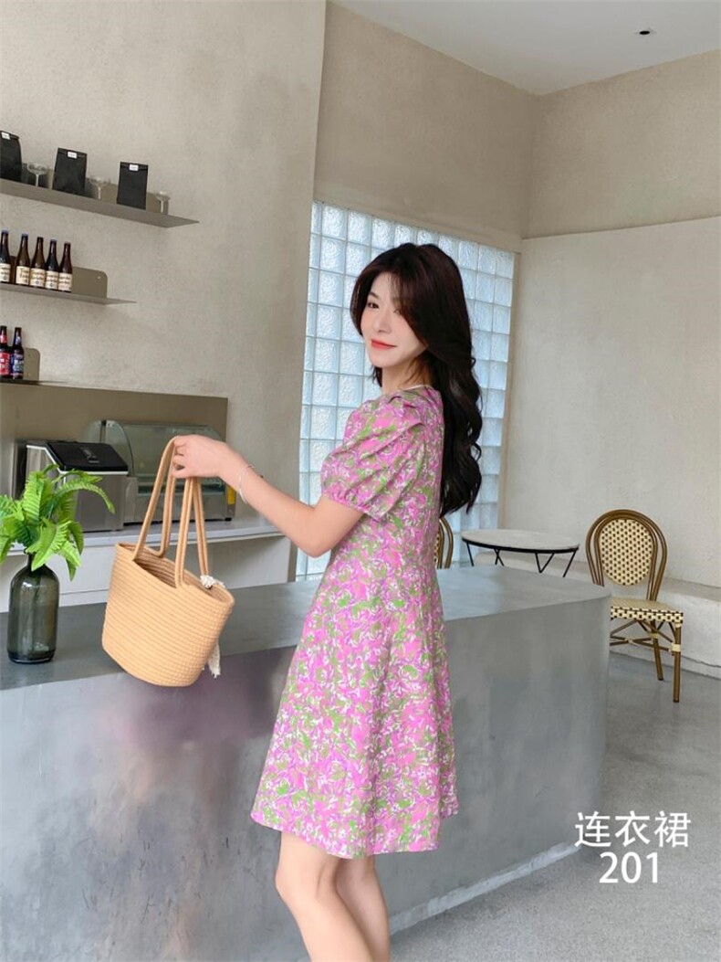 夏季新款，幻彩连衣裙，女装连衣裙，依佰思特