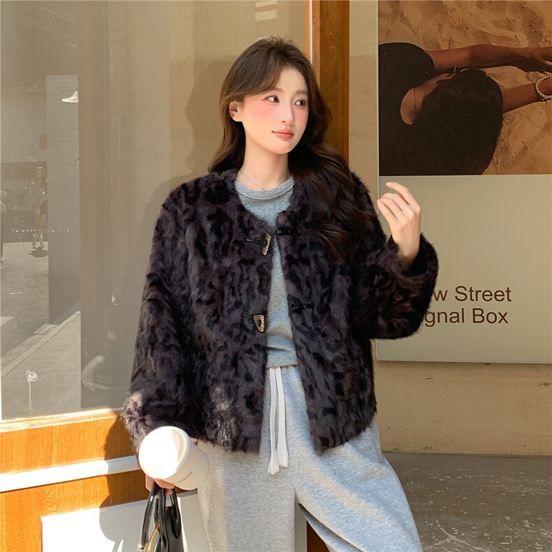 现货当季新款洋气豹纹皮毛一体2C229-86518-P199-K375,女装短外套,2C229