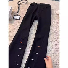 黑色