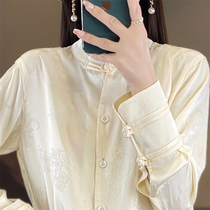 春装新款丝滑缎面衬衫女长袖立领盘扣提花新中式图片