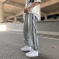 灰色