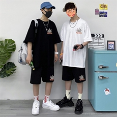 黑色