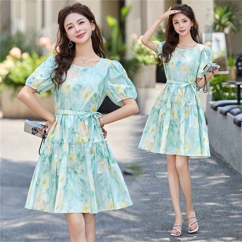 碎花连衣裙女夏2025年新款收腰遮肉显瘦温柔气质法式减龄印花裙子，女装连衣裙，卡杰菲