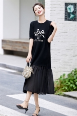 假两件百褶拼接连衣裙女中长款2025夏新款法式印花减龄t恤裙，女装连衣裙，美沁