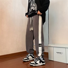 灰色