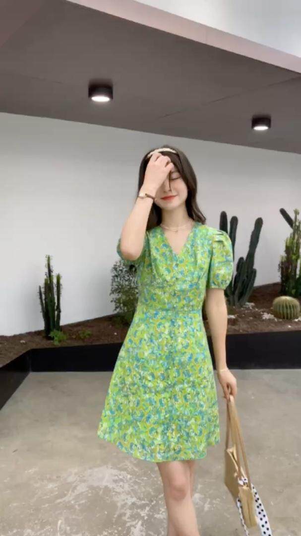 夏季新款，幻彩连衣裙，女装连衣裙，依佰思特