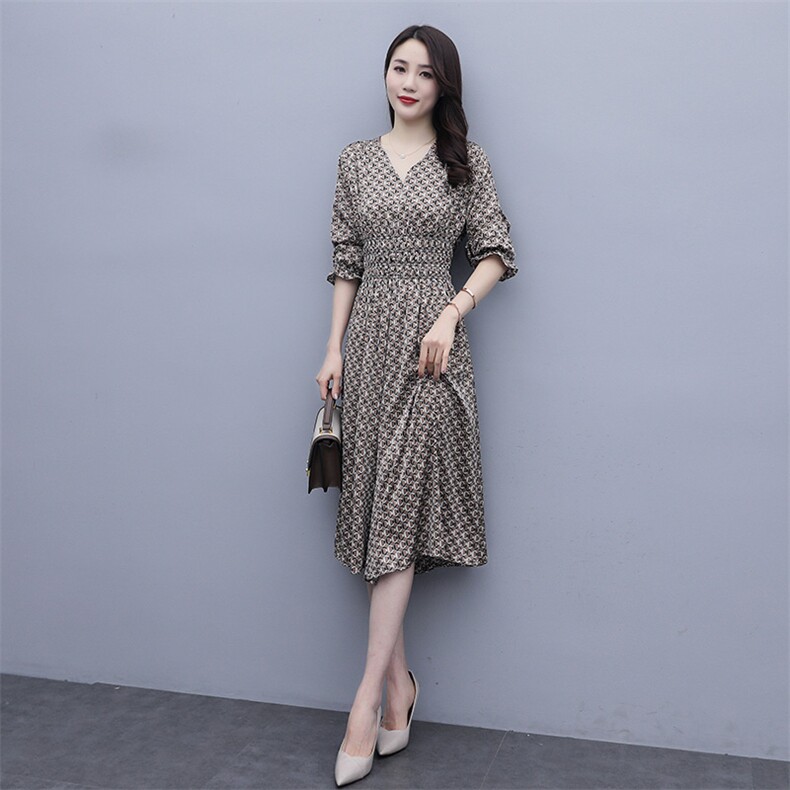 2021春季新款优雅时尚数码印牛筋腰V领连衣裙,女装连衣裙,岚衣(原川流布茜）