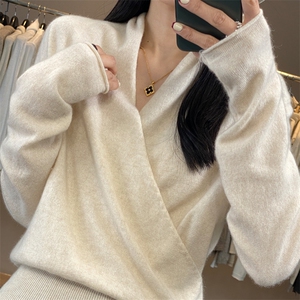 早春新款100%纯羊毛衫女交叉V领宽松套头裹胸毛衣羊绒针织打底衫图片