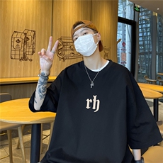 黑色