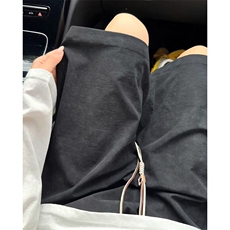 黑色