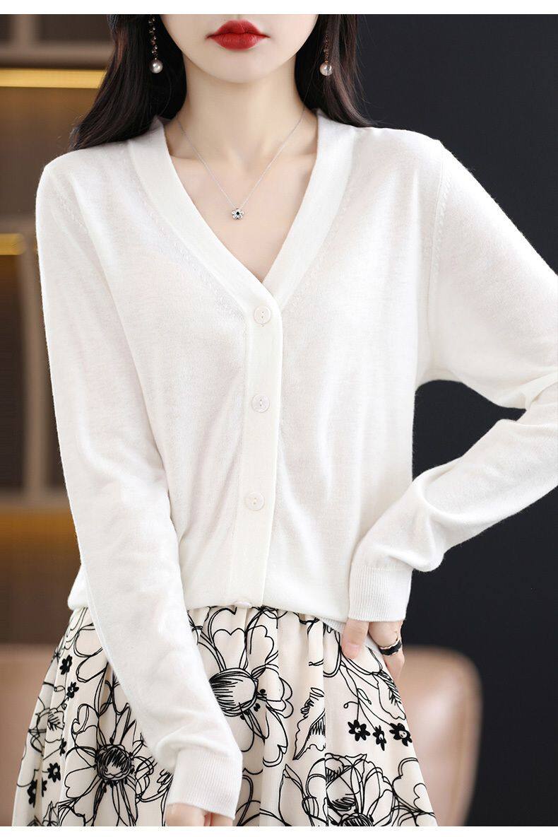 新款v领纯色针织开衫时尚百搭休闲，女装针织衫/毛衣，众美斯特