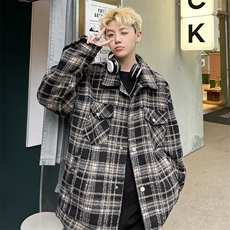 黑色