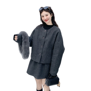 现货：冬季新款高级感复古休闲加厚灰色毛呢夹羽绒服套装加真毛领图片