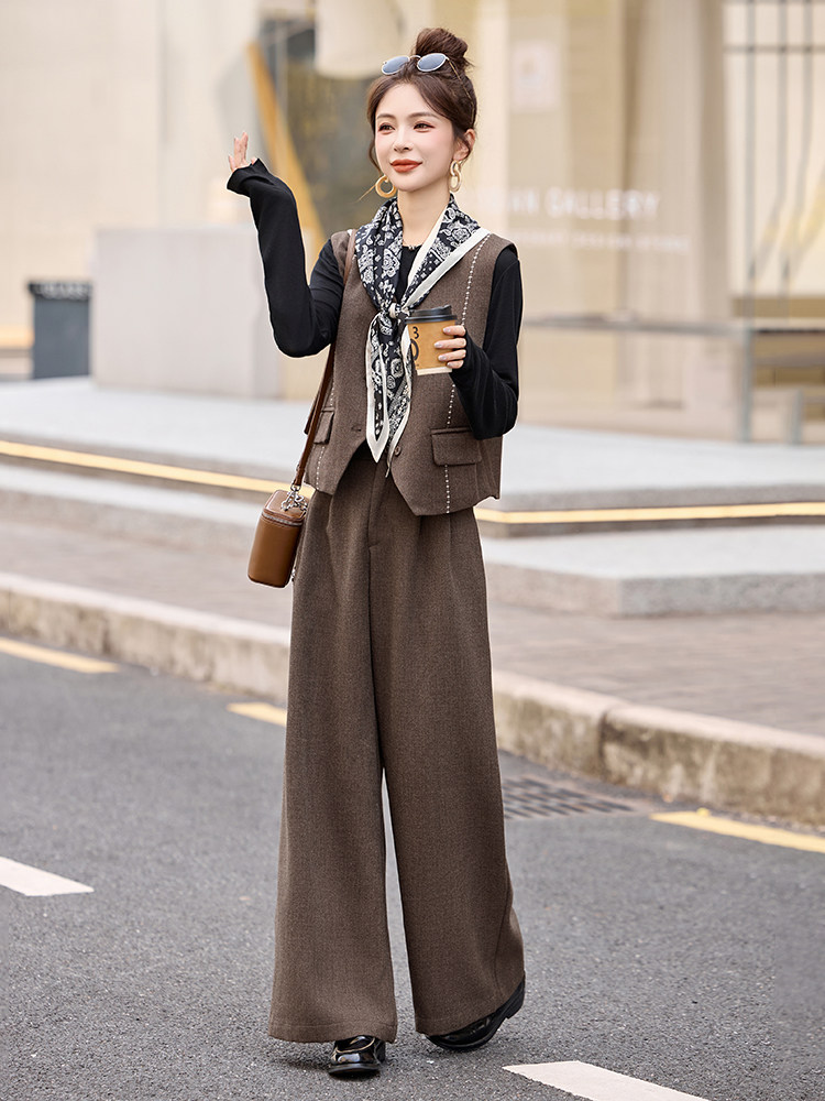 现货韩系穿搭气质套装女2026春季新款西装马甲阔腿裤配丝巾三件套,女装套装/套裙,依如秀(原杭风阁)