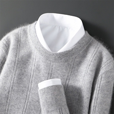 2025年秋季新款百搭男士坑条假两件12针竖条圆领羊毛衫，男装羊毛衫，邓利维