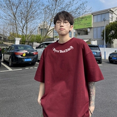 酒红色